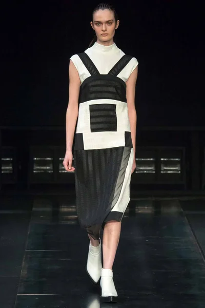 Look 37